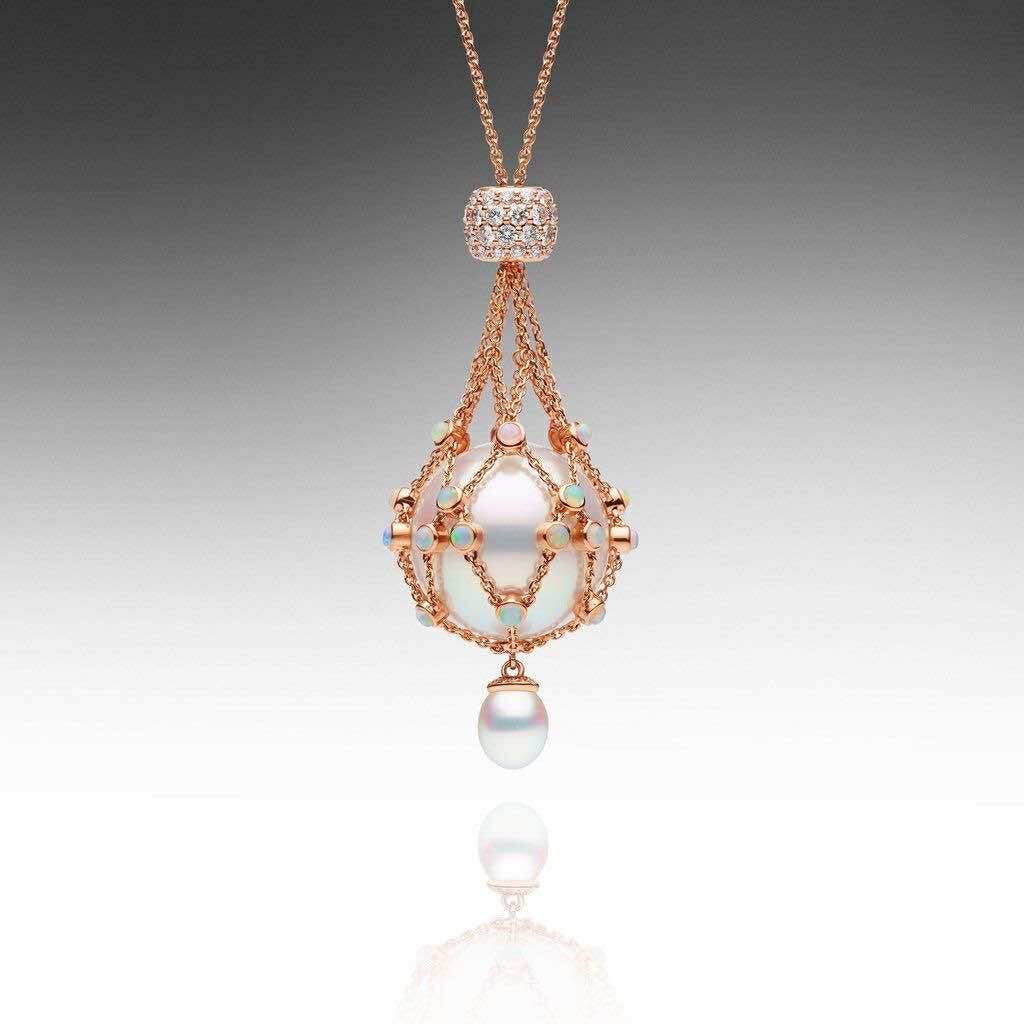 Royal Pearl Pendant Necklace